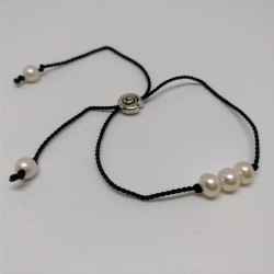 Silky braclet with pearls