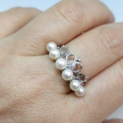 Pearl crown ring