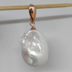 Pendant, huge white pearl